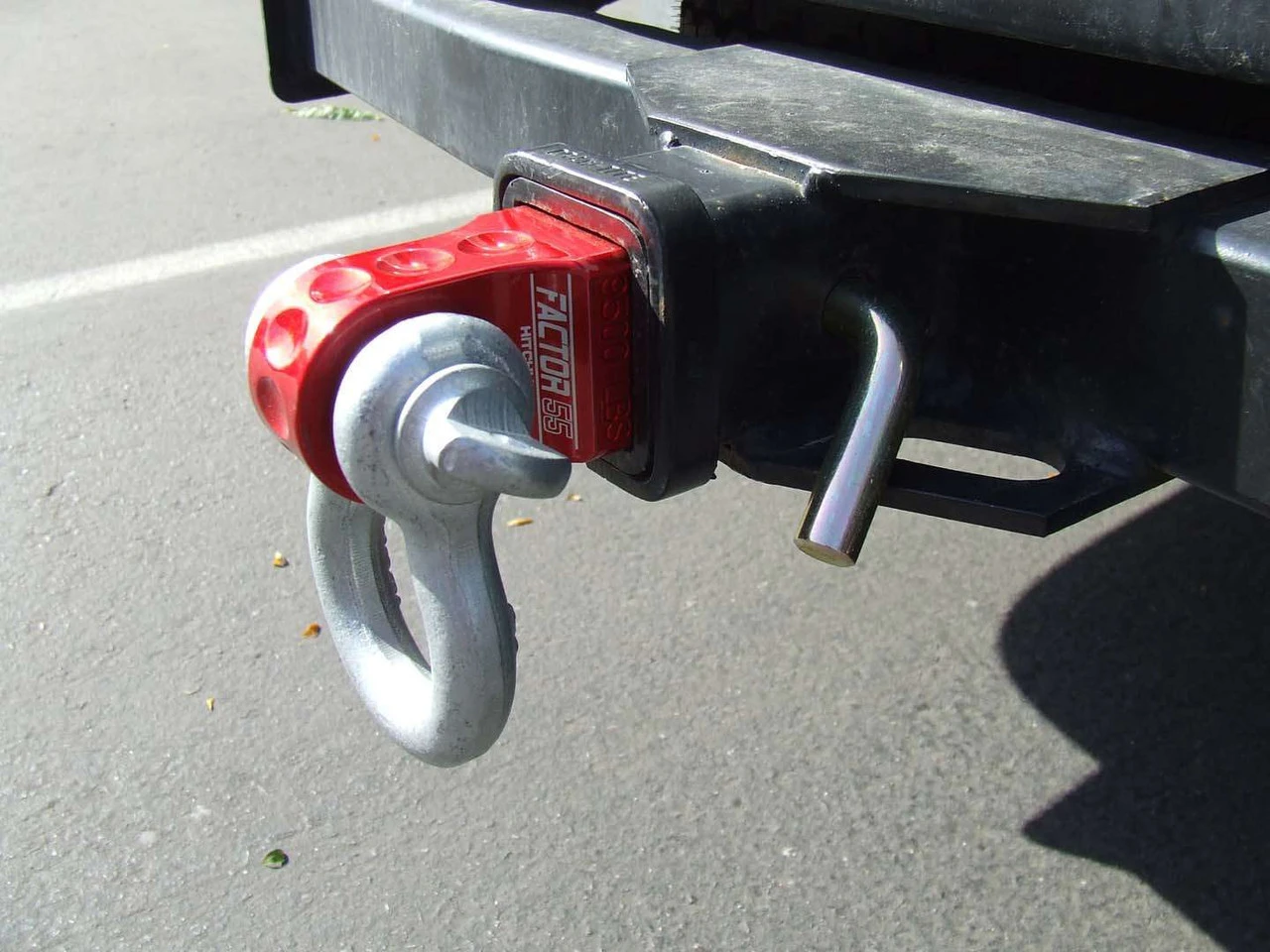 Factor 55 HitchLink 2.0 Receiver Shackle Mount, Gray - 00020-06 4 Factor 55 HitchLink 2.0 Receiver Shackle Mount, Gray - 00020-06 - Image 2