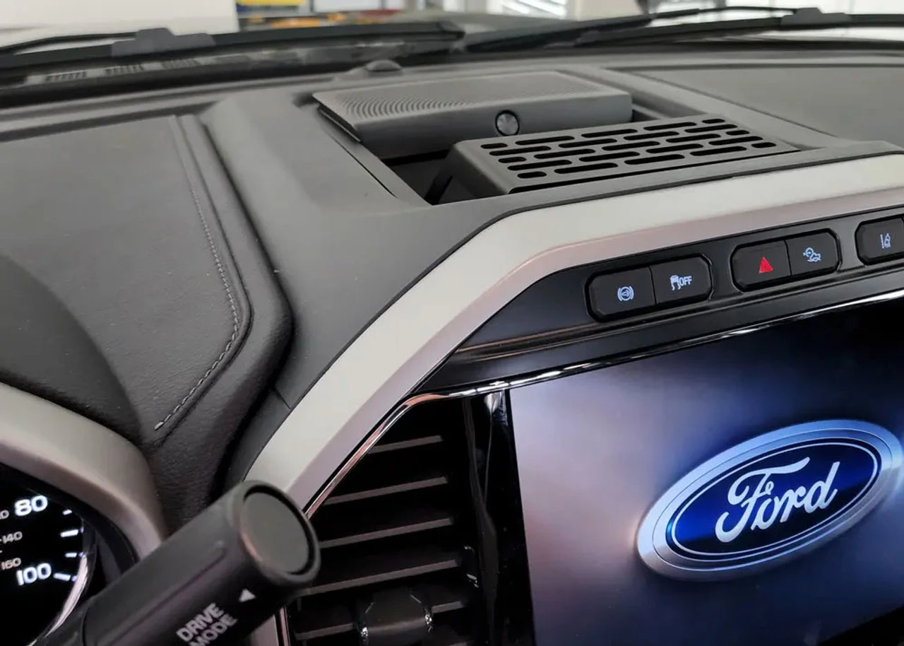 BuiltRight Dash Mount Kit: 2022 Super Duty W/ Sync 4 (12 In. Screen) 4 BuiltRight Dash Mount Kit: 2022 Super Duty W/ Sync 4 (12 In. Screen) - Image 2